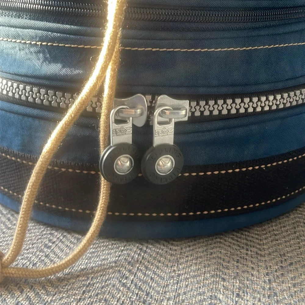 Kipling Camera and Lens Bag for a Nikon/Canon 300mm F 2.8. Lens NOT Included